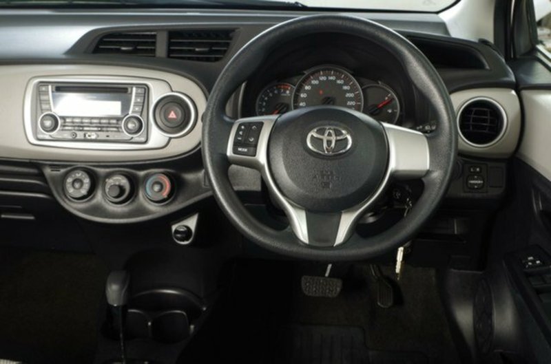 2013 TOYOTA YARIS YR NCP130R