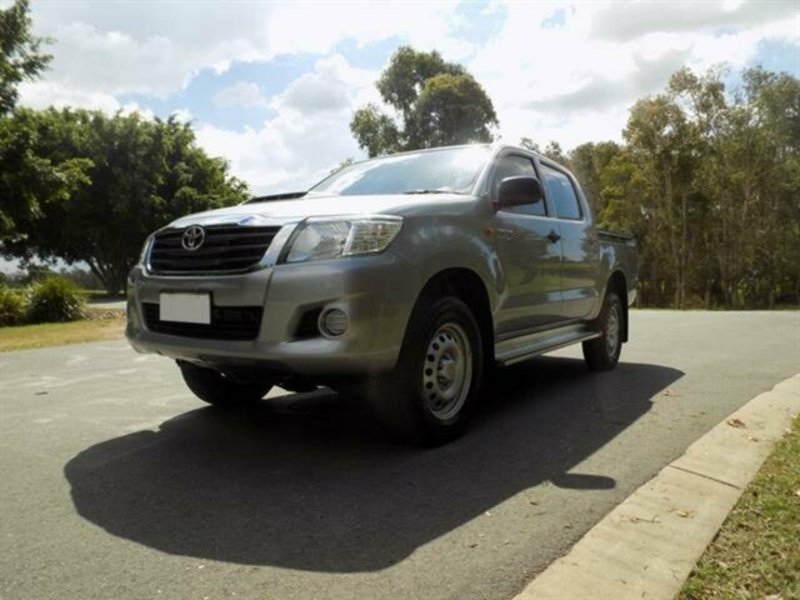 2015 TOYOTA HILUX SR5 (4x4) KUN26R MY14