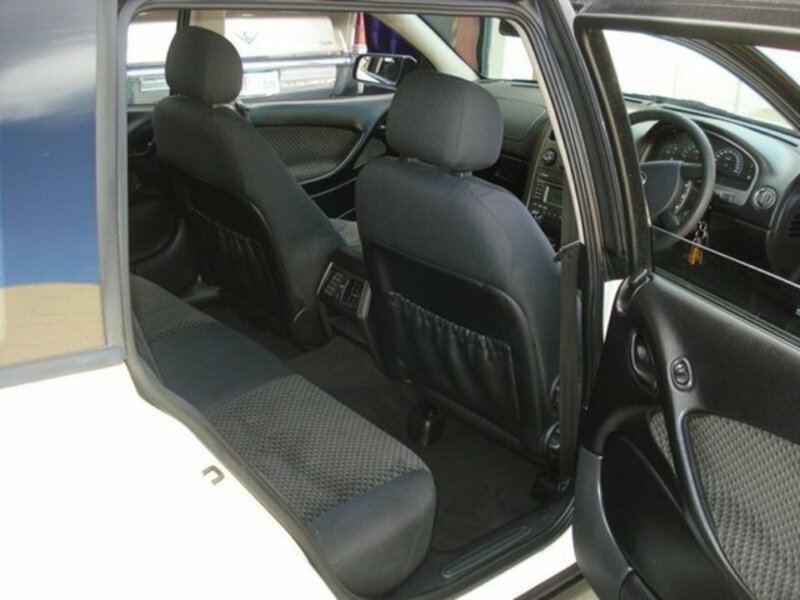 2004 HOLDEN COMMODORE EXECUTIVE VYII