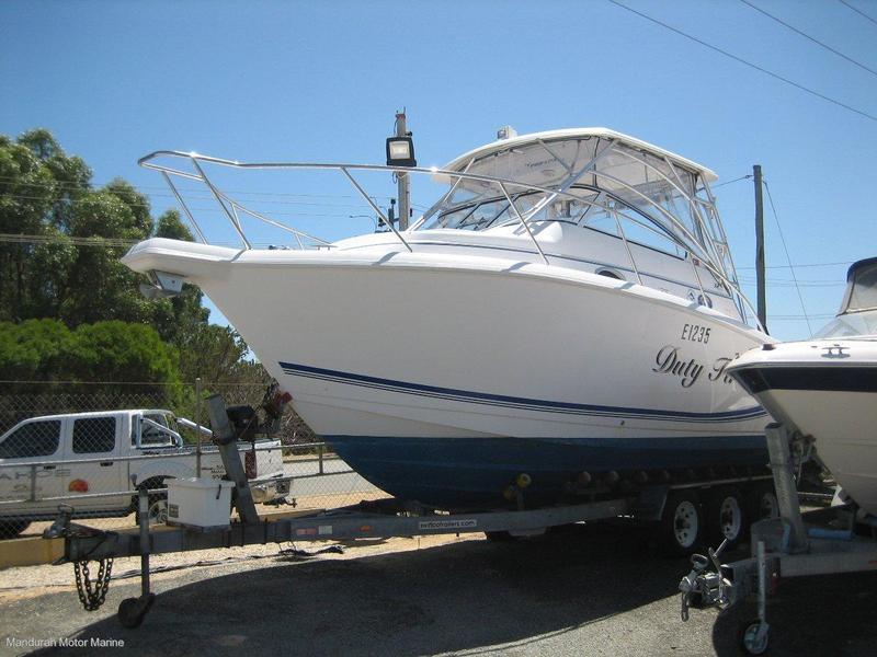 Pro-line 32 Express Cruiser