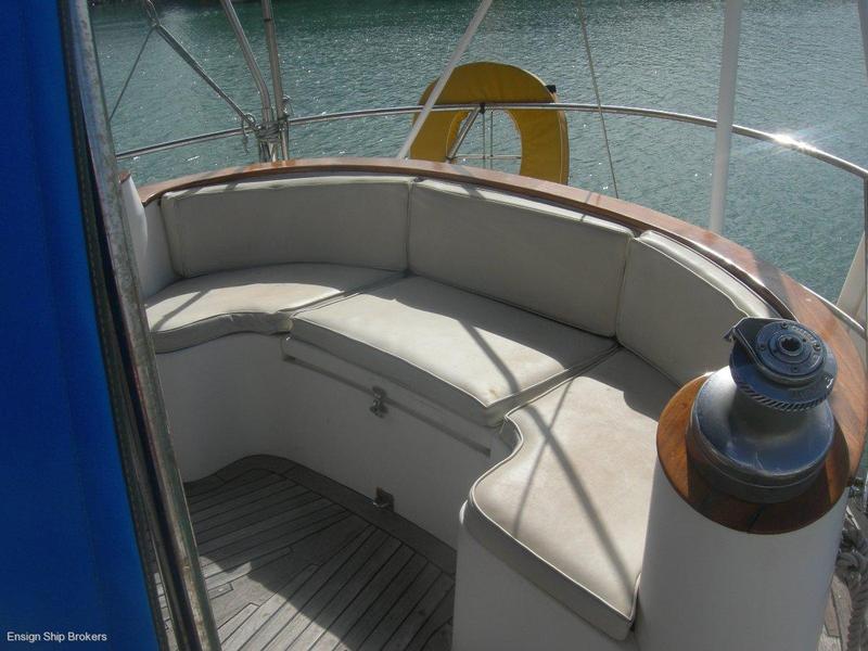 Cheoy Lee Bridgedeck