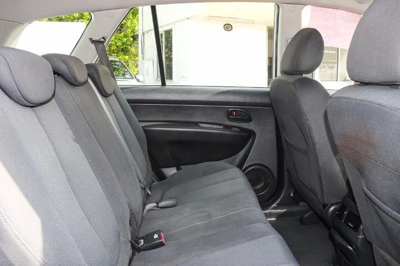 2008 KIA RONDO UN