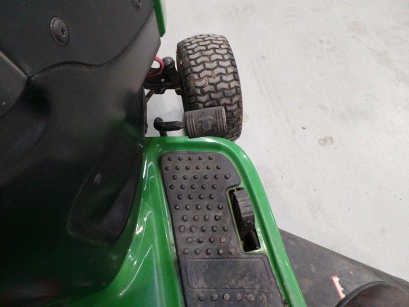 JOHN DEERE L111 RIDE ON MOWER