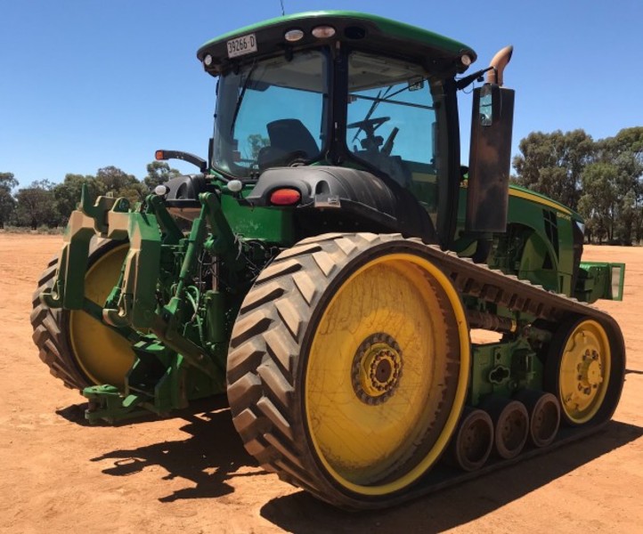 JOHN DEERE 8370RT Tractor