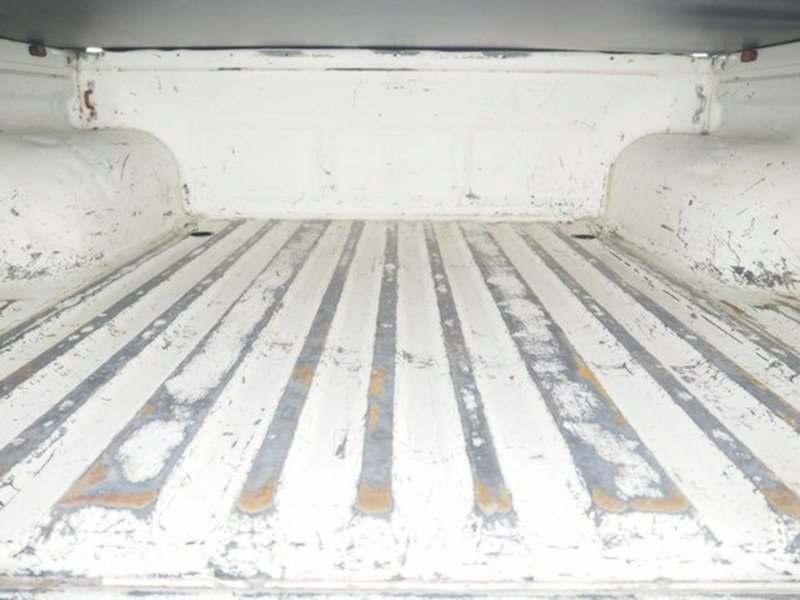 2003 TOYOTA HILUX (4x4) VZN167R