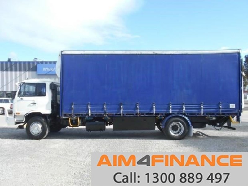 1998 UD PK250 UD PK250 12PT curtainsider PK250 Truck