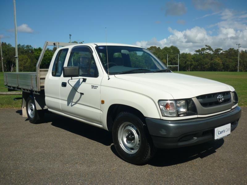 2004 TOYOTA HILUX WORKMATE