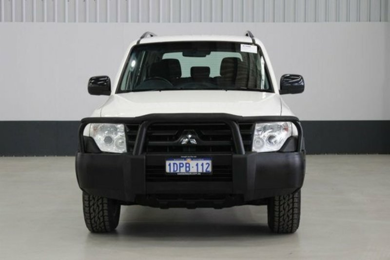 2011 MITSUBISHI PAJERO GLX LWB (4x4) NW MY12