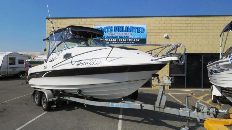 Tournament 2000 Bluewater EXCELLENT DECK SPACE, RIDE AND QUALITY BUILD
