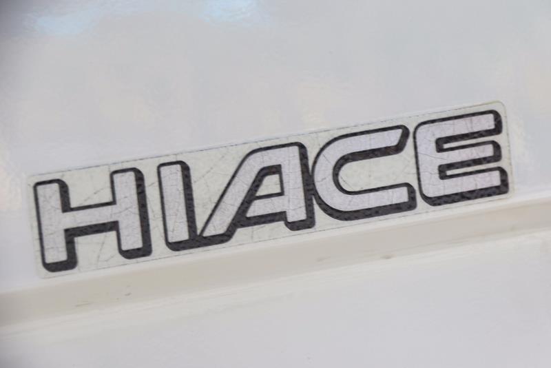 2003 TOYOTA HIACE COMMUTER RZH125R