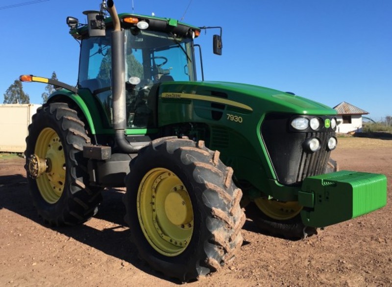 JOHN DEERE 7930 Tractor