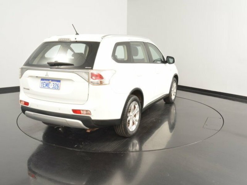 2014 MITSUBISHI OUTLANDER ES (4x4) ZJ MY14.5