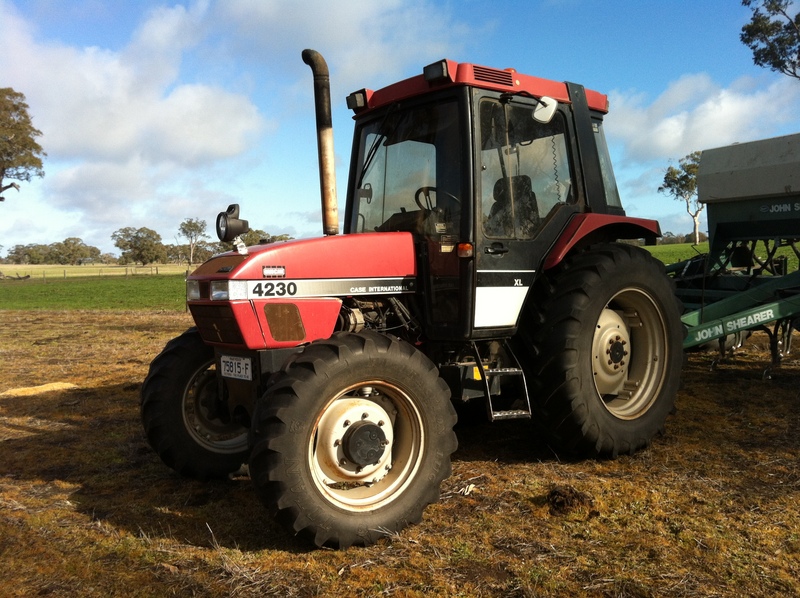 1996 INTERNATIONAL CASE 4230