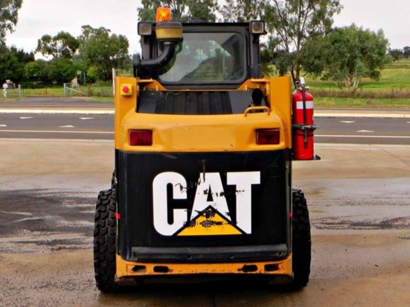 2005 CATERPILLAR 216B 216B Loader
