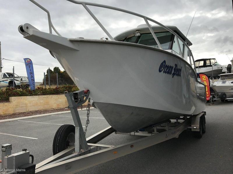 Bruce Boats Oceanrider 8M XL Fishing Deck