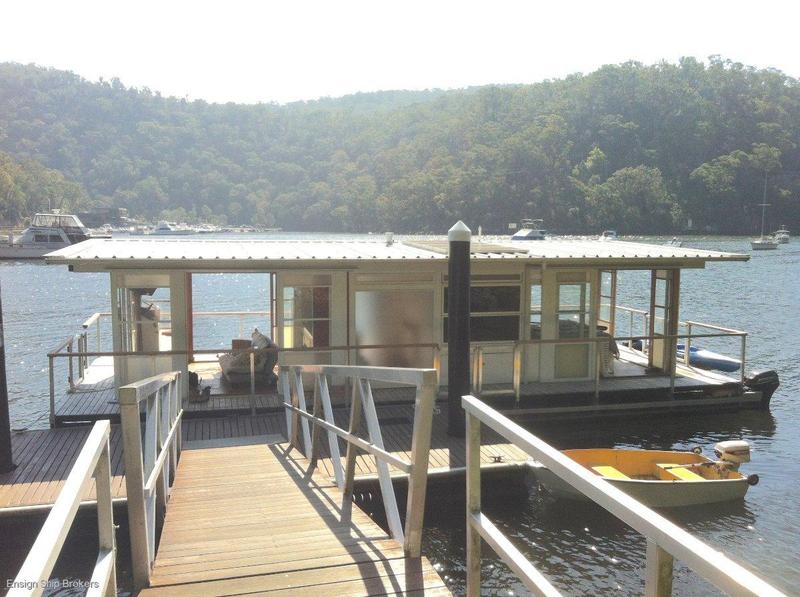 Arkiboat Houseboat