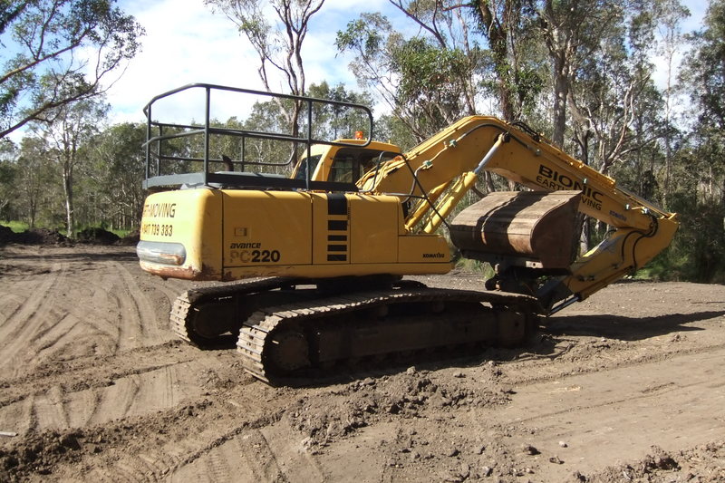 2002 KOMATSU PC220-6