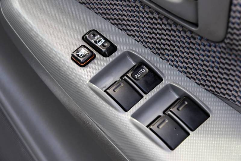 2010 TOYOTA HILUX SR (4x4) KUN26R 09 UPGRADE