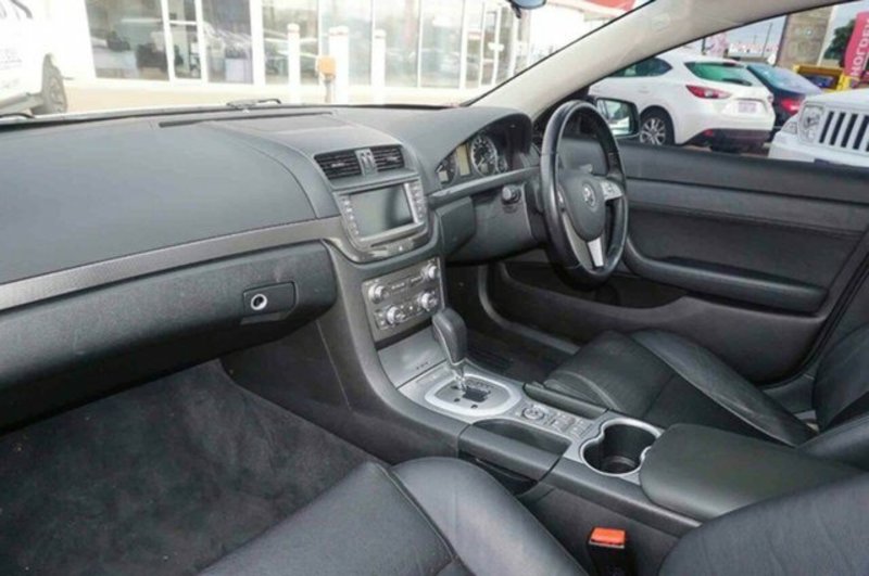 2011 HOLDEN CALAIS VE II