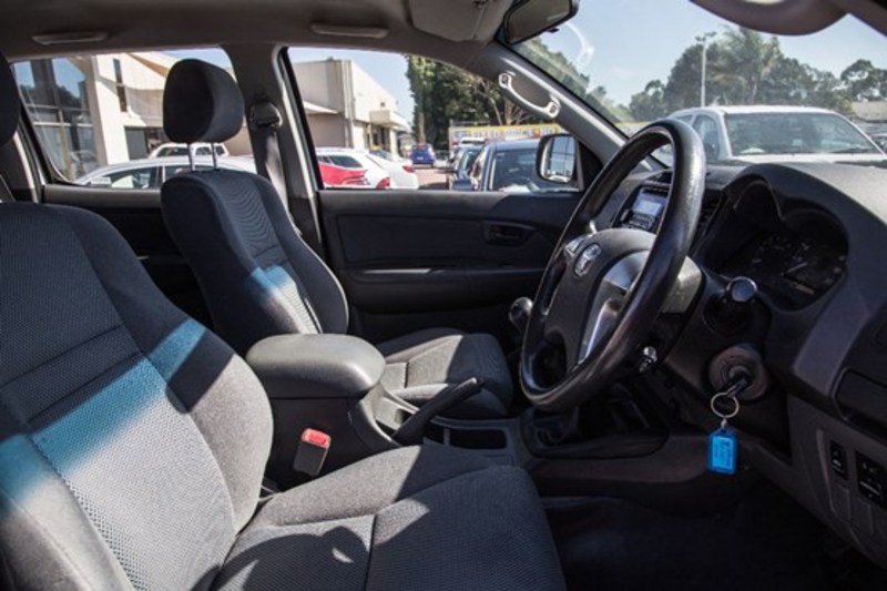 2012 TOYOTA HILUX SR KUN26R