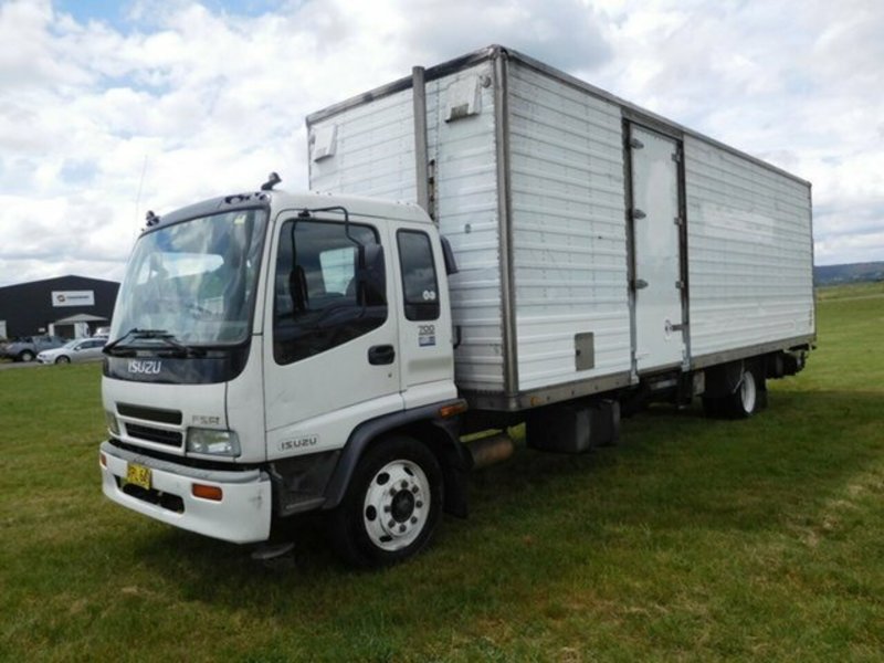 2001 ISUZU FSR700