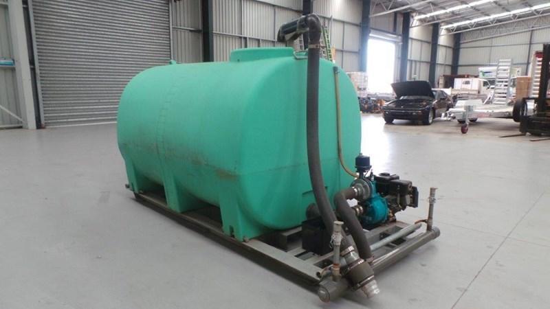 2016 WORKMATE 4000 LITRE POLY TANK