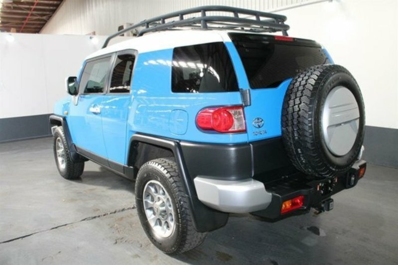 2011 TOYOTA FJ CRUISER GSJ15R