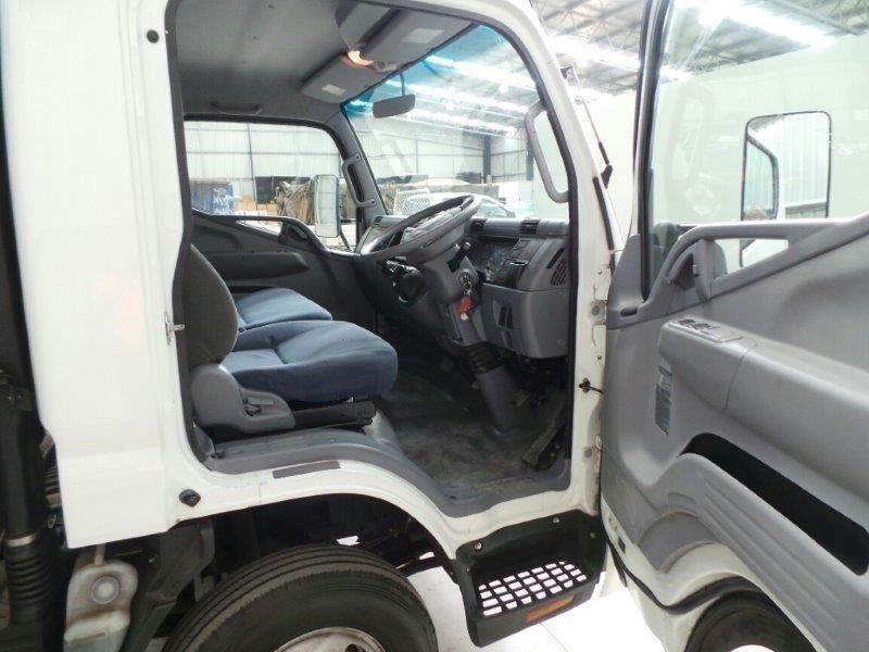 2010 FUSO CANTER PANTECH