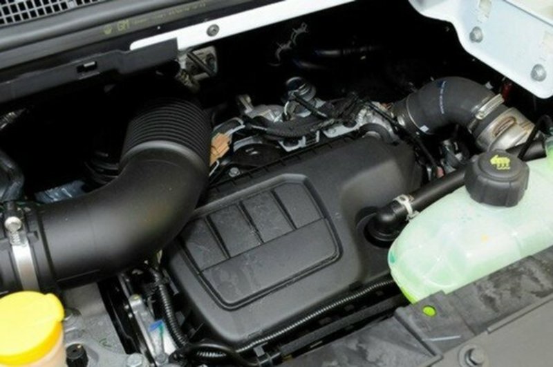2016 RENAULT TRAFIC 103KW Low Roof SWB X82