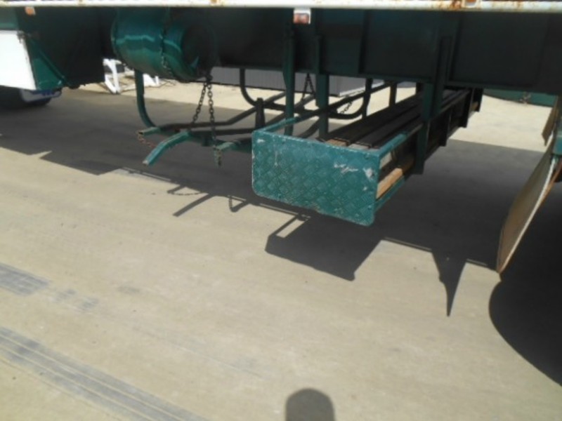 1983 Haulmark Flat top Semi Trailer