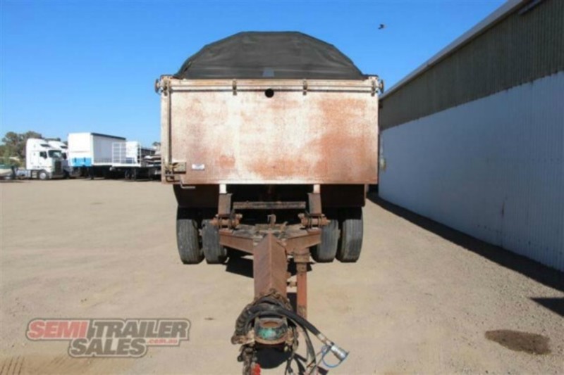 2008 AJ Stock Pig Tipping Pig Trailer