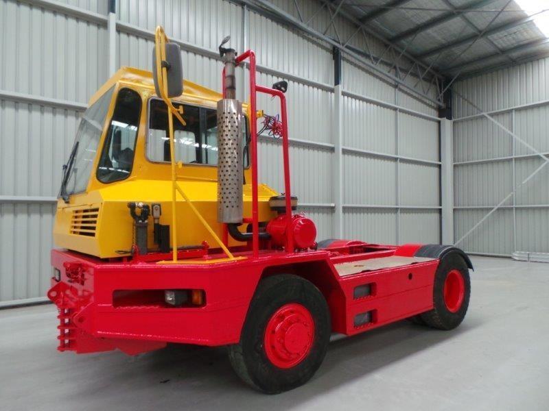 BOLLNAS BT25 Terminal Tractor