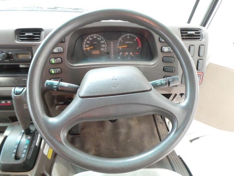 2010 MITSUBISHI ROSA BUS
