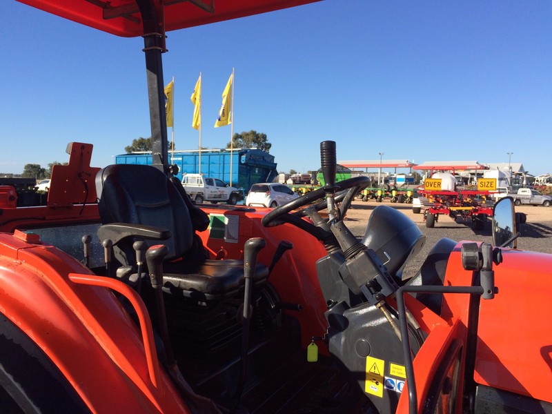 Kioti DK901 Tractor