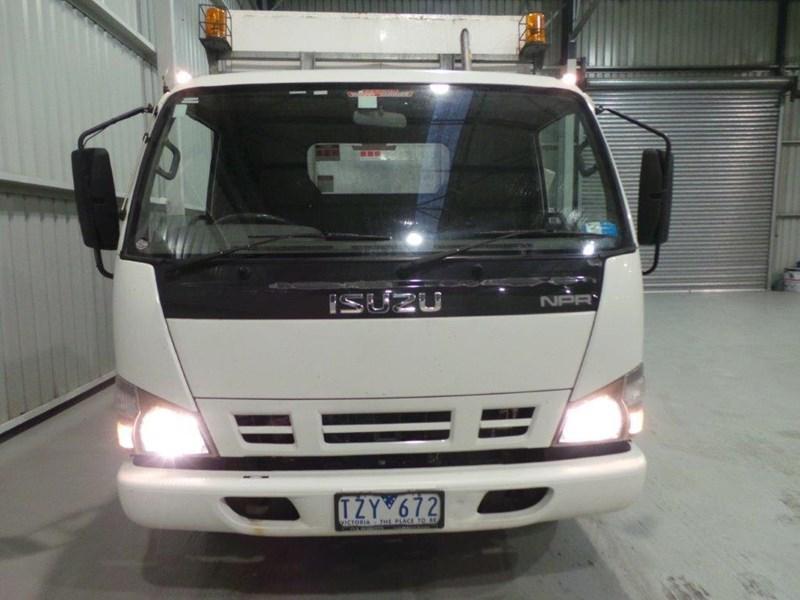 2006 ISUZU NPR400