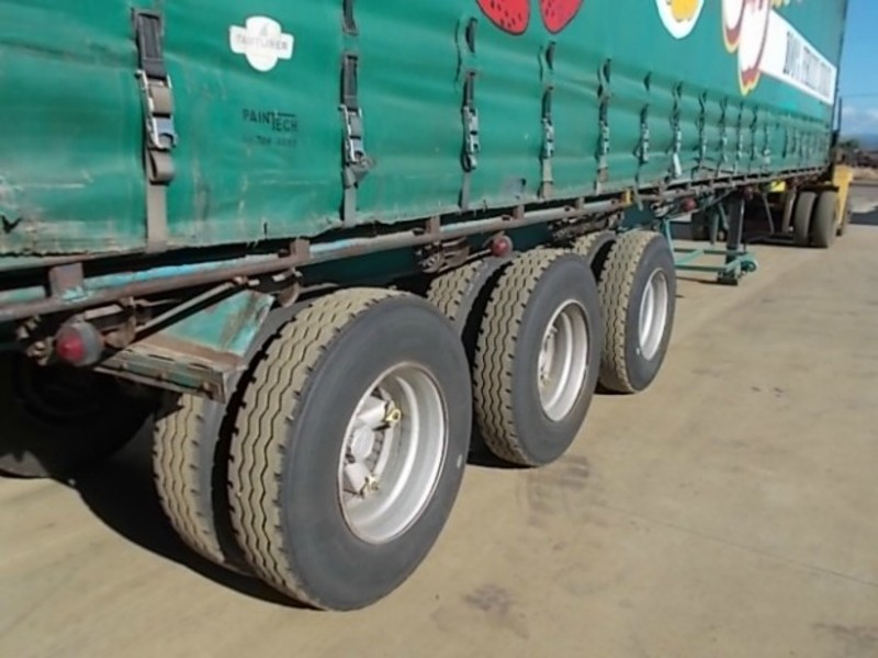 1981 Krueger Curtainsider Semi Trailer