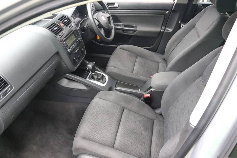 2004 VOLKSWAGEN GOLF 1.6 COMFORTLINE 1K