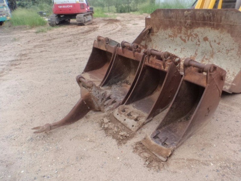 1985 MASSEY FERGUSON MF860 MF860 Loader