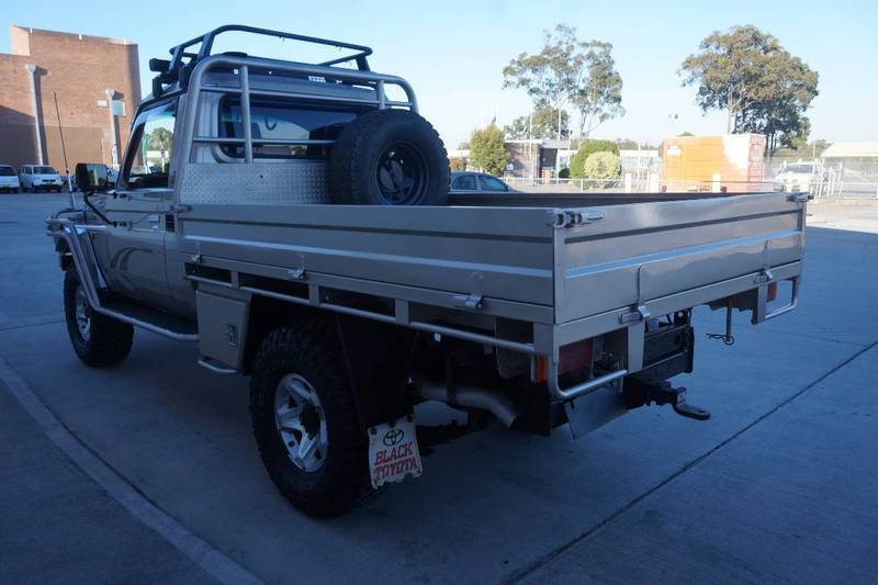 2006 TOYOTA LANDCRUISER RV (4x4) HDJ79R
