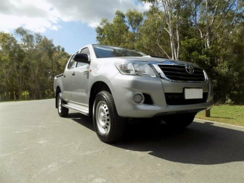 2015 TOYOTA HILUX SR5 (4x4) KUN26R MY14