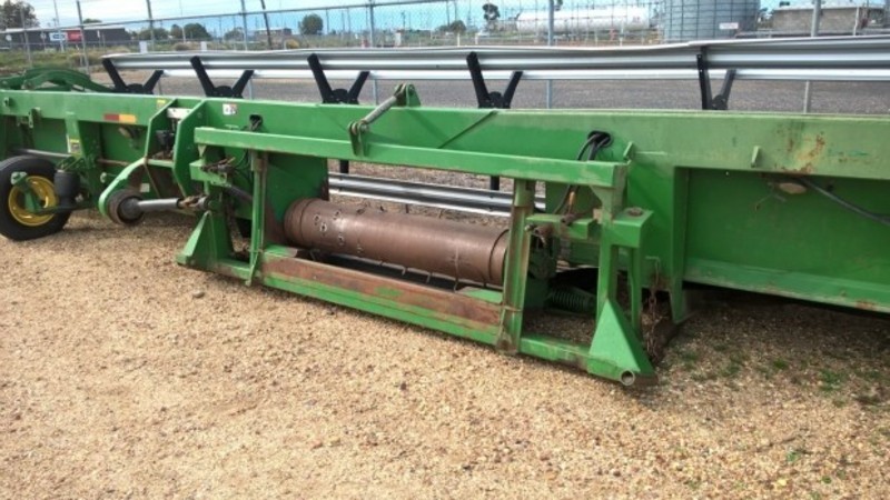 2000 JOHN DEERE 9750 STS 9750 STS HarvesterHeader