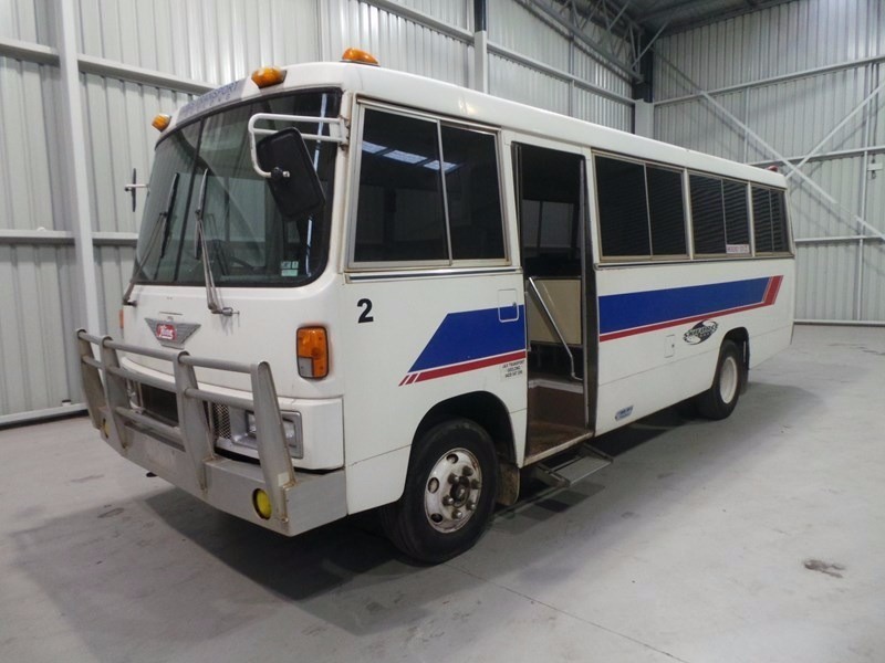 1984 HINO AC140 Bus