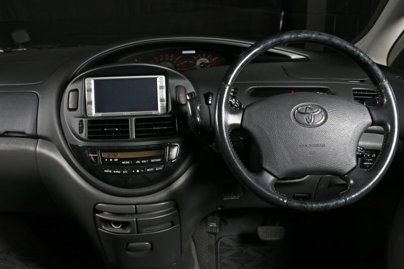 2004 TOYOTA ESTIMA PREMIUM