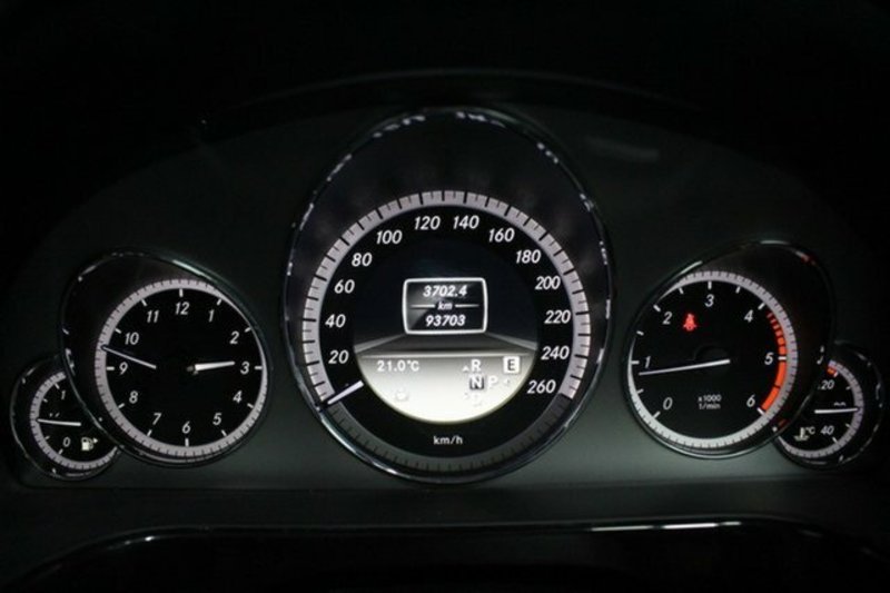 2011 MERCEDES-BENZ E250 CDI AVANTGARDE 212 MY11