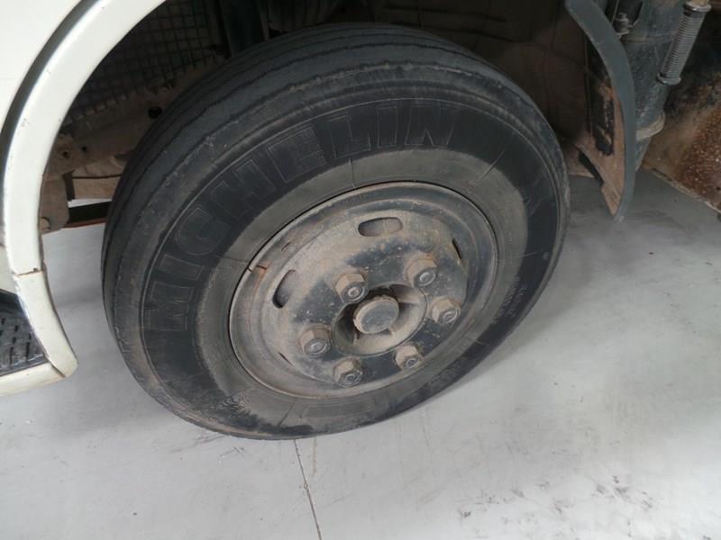1985 FORD TRADER 0811