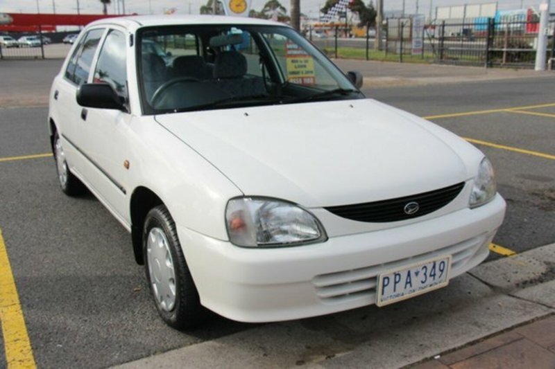 1999 DAIHATSU CHARADE TS