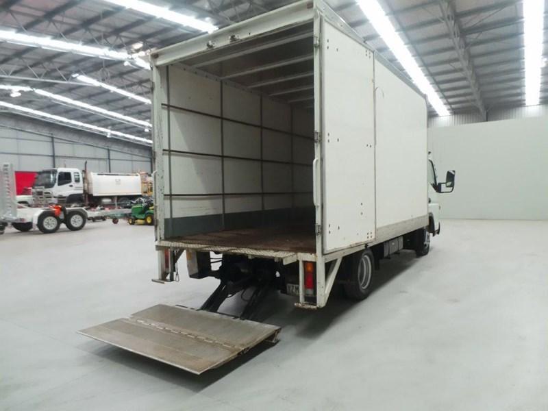 2012 FUSO CANTER 515