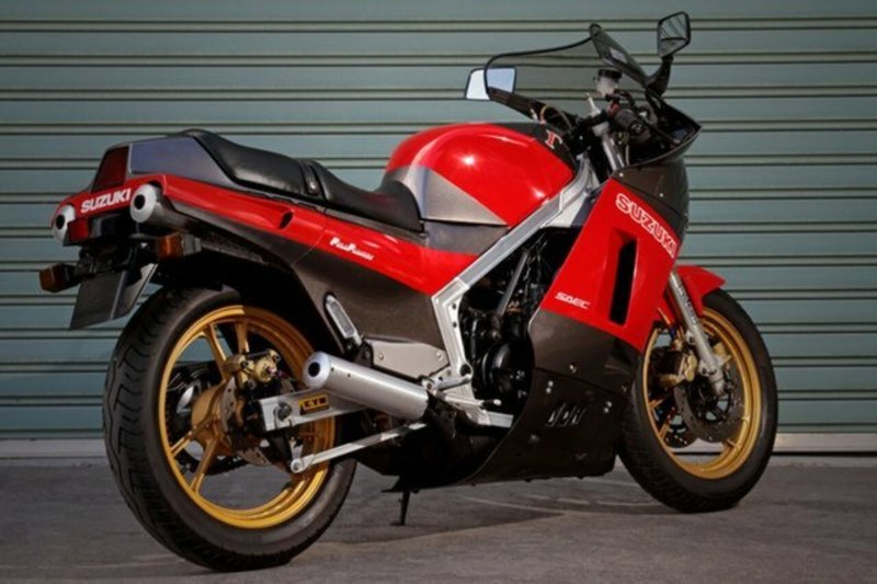 1986 SUZUKI RG400