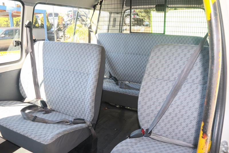 2003 TOYOTA HIACE COMMUTER RZH125R