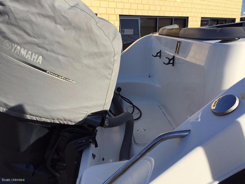 Century 2400 WALK AROUND BIG VOLUME BOAT GREAT FISHING N FAMILY